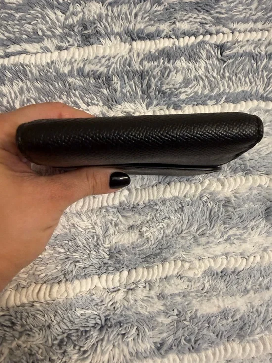 COACH Black Leather Compact Fold Card Holder with Gold Logo - Picture 6 of 7